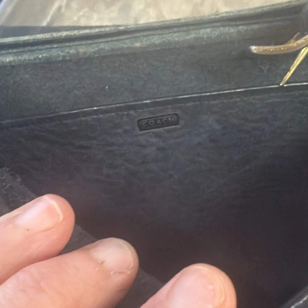 Authentic vintage Pre-creed Coach Federal Seal bag in very good condition - Picture 5 of 8